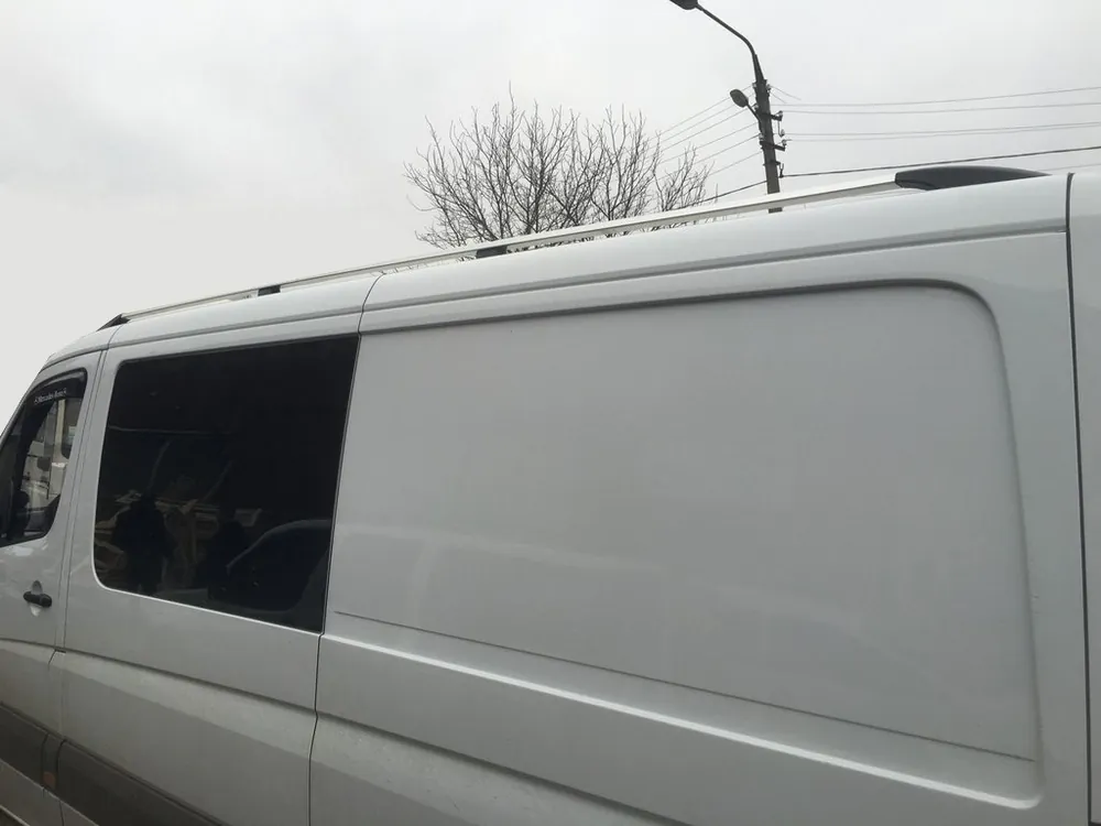 Acum disponibil - Mercedes Sprinter W906 2006–2018 Bare Portbagaj DD 265 cm, Negru Mat, Picior Fonta